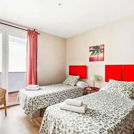 Sleeps 6 With Pool Air Con And Wifi
