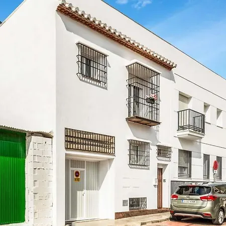 Sleeps 6 With Pool Air Con And Wifi